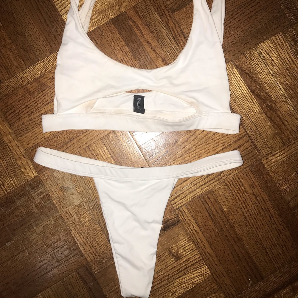 Indah matching set size s